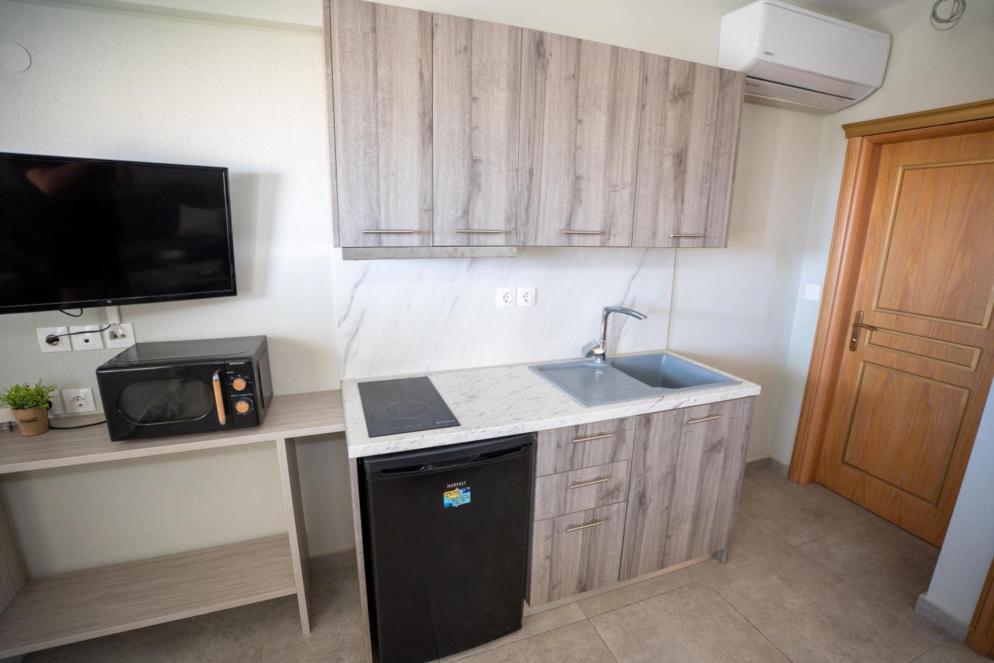 Onar By The Sea Luxurious Apartments Flogita Exterior photo